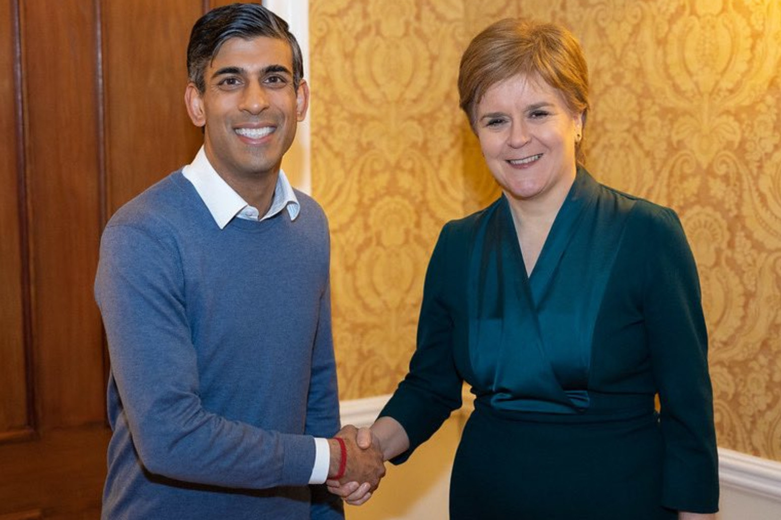 Sunak seeks to ‘strengthen’ relationship with Sturgeon on Scotland trip 